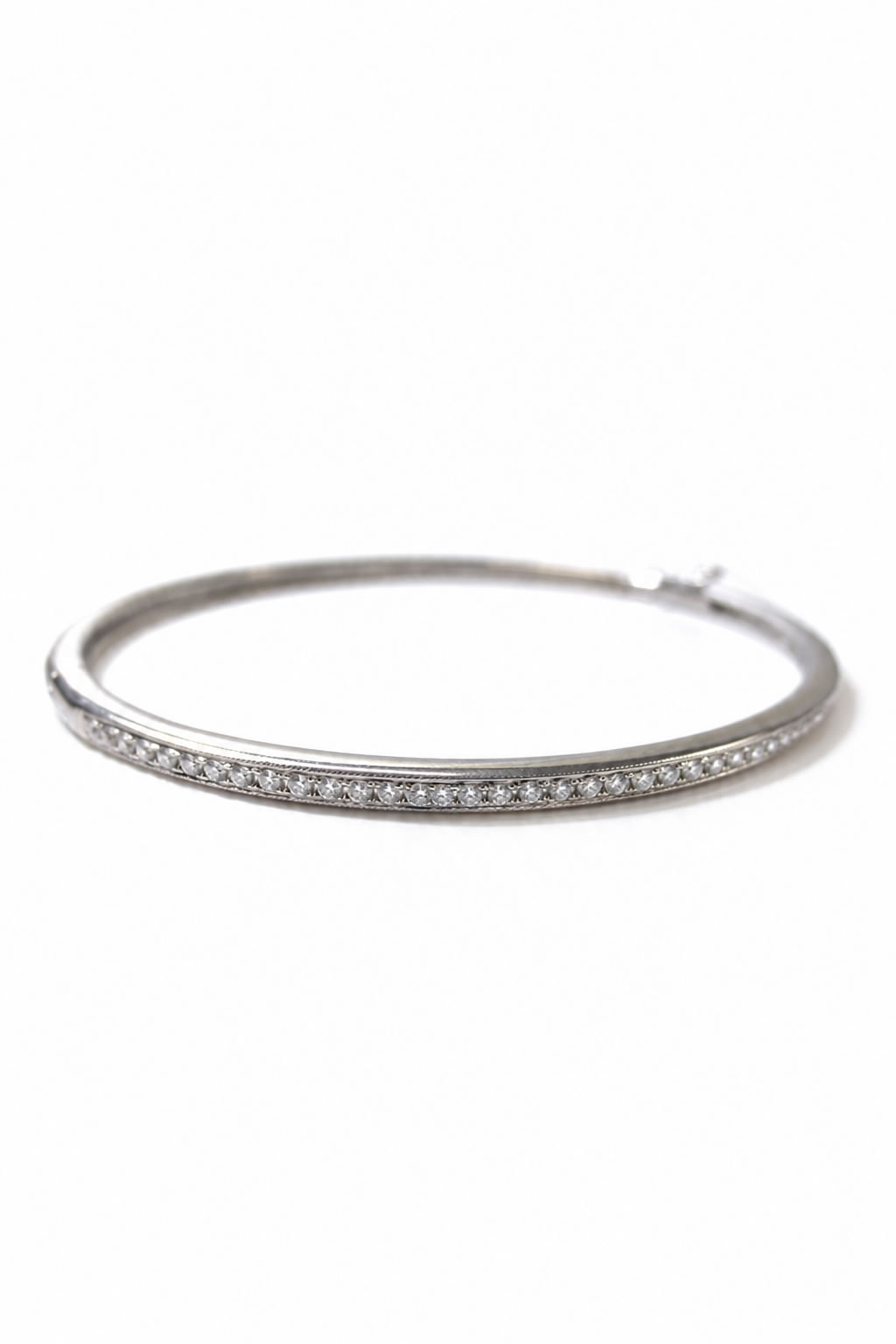 Niobium wire jewelry application bracelet